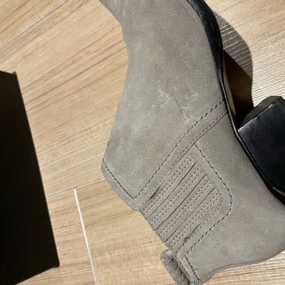 Alexander Wang Men's Beige Suede Chukka Boots - Picture 4 of 10